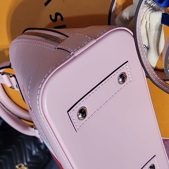 Louis Vuitton Epi Leather Limited edition Alma BB 2way bag - Picture 7 of 16